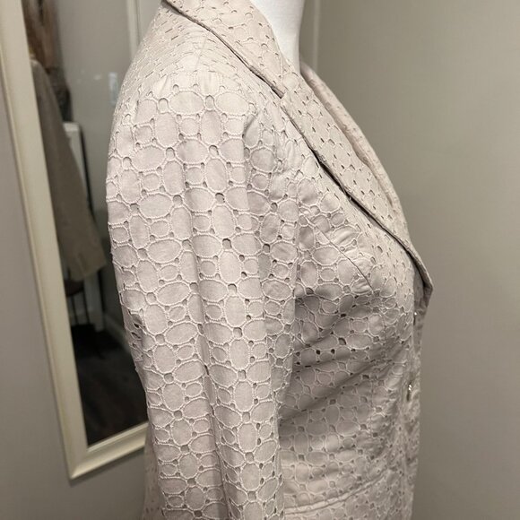 NWT NY & Company Tan Embroidered Eyelet Two button Blazer, Size 8 - Picture 8 of 16